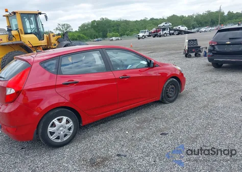 2013 Hyundai Accent Gs z USA, uszkodzony, nr VIN KMHCT5AEXDU089856